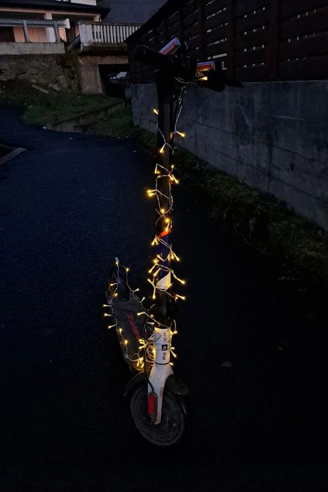 Trotinetă electrica aprilia eSRZ