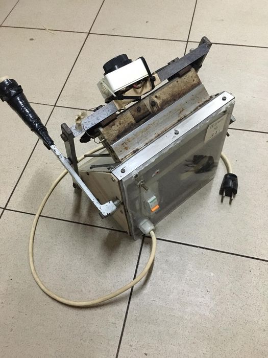 термоспояваща лепачка за найлонови и алуминиев пликове