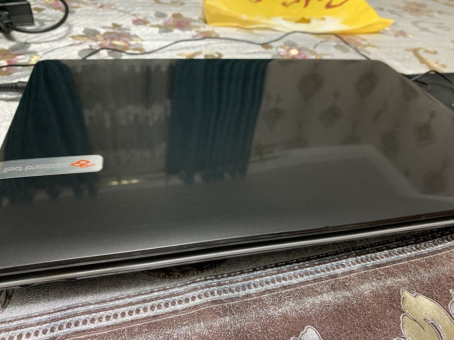 Нотбук pockard bell. Срочно!