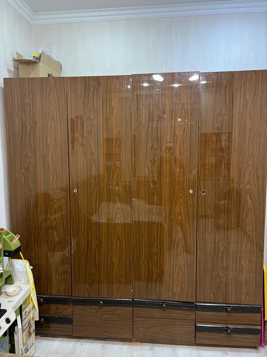 Продаю два шкафа