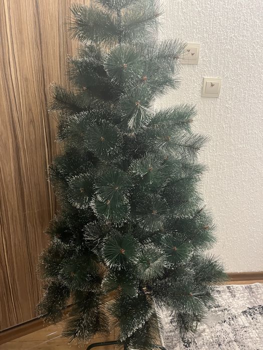 Коледна елха 140 см висока