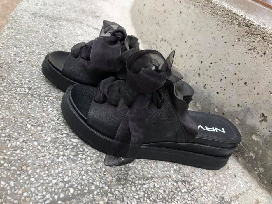 Черни чехли естествена кожа navvi