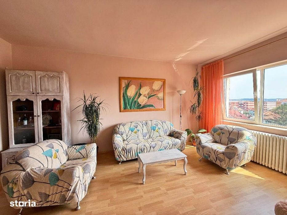De vanzare Apartament 4 camere, zona Cetate - Scoala nr 7.