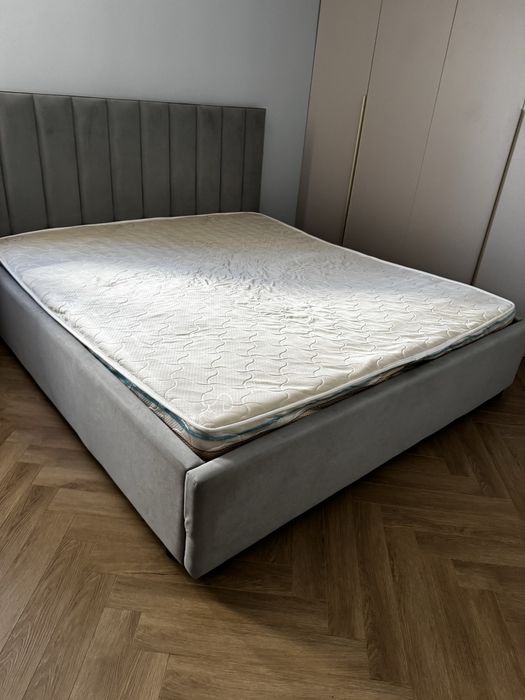 Отдам даром 180-200 матрас