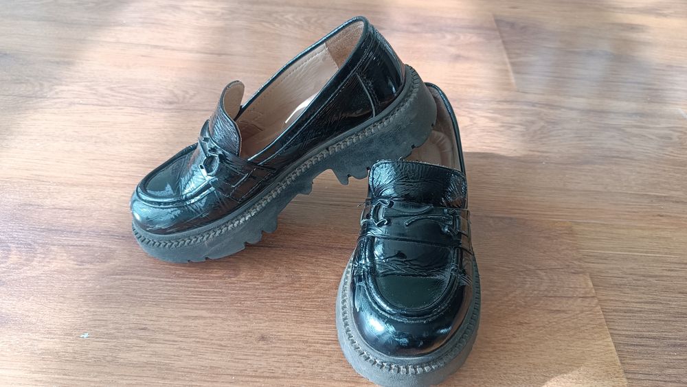 Детские туфли, лакированные