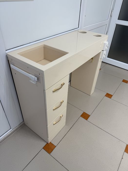 Продам визажный стол