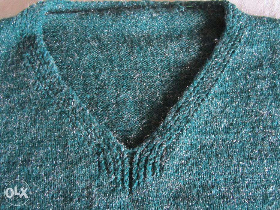 Pulover din mohair cu decolteu in V