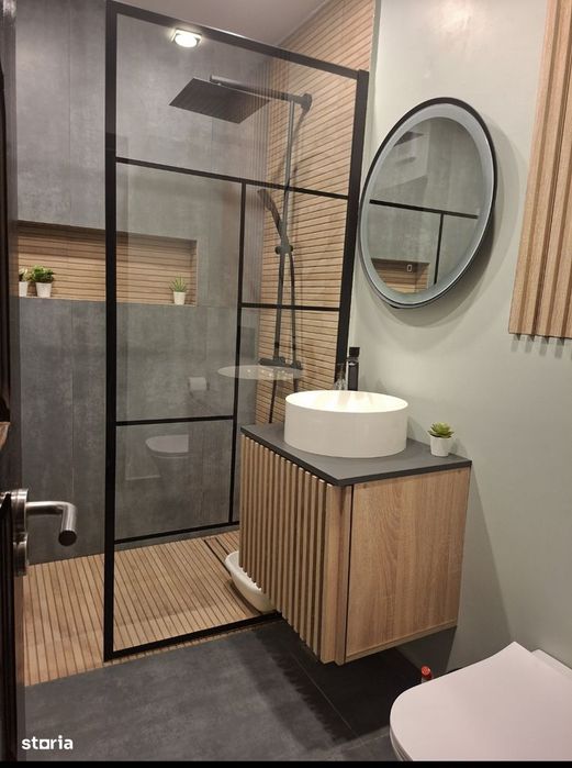 Apartament 3 camere, Rovine
