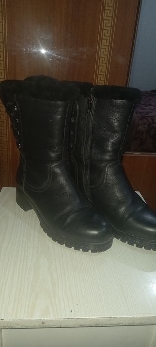 Продам зимние Сапоги и ботинки