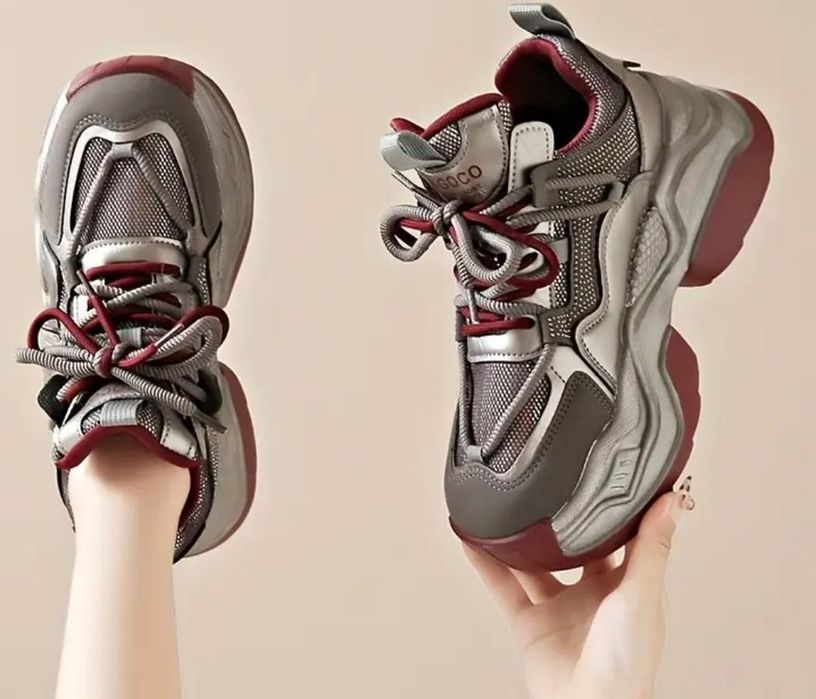 Дамски ефектни маратонки