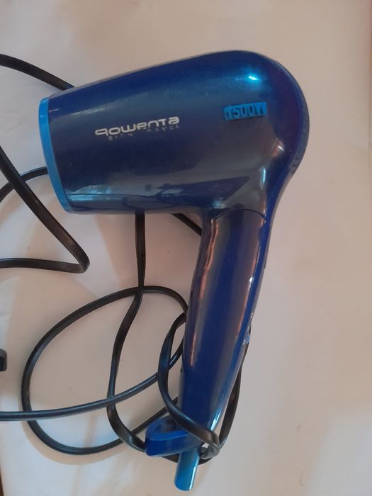 Uscator de par profesional Rowenta 1500 wati doua trepte si pentru voaiaj portabil