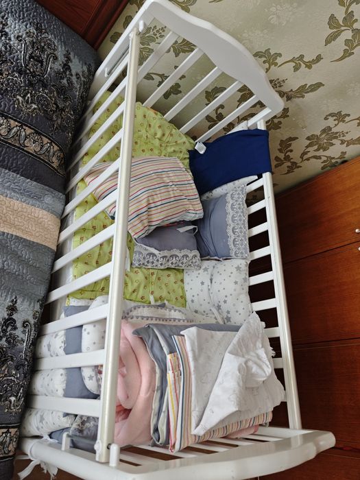 Детская кроватка