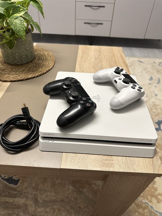 PlayStation 4 slim 500 GB