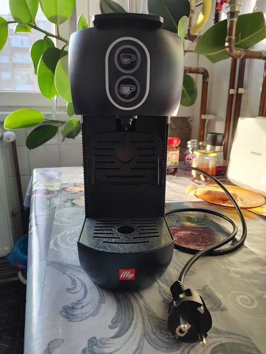 Aparat de cafea Illy Easy cu pad-uri ESE