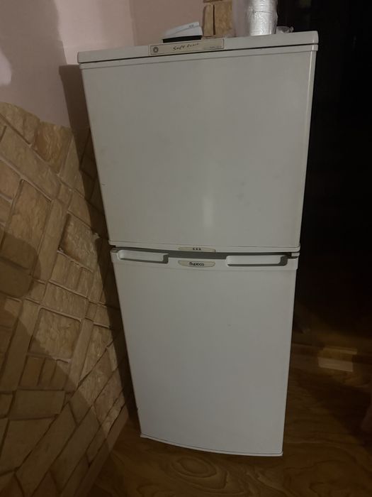 Продам холодильник бирюса