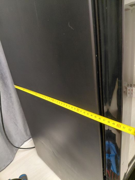 Витринный холодильник для напитков или тортов