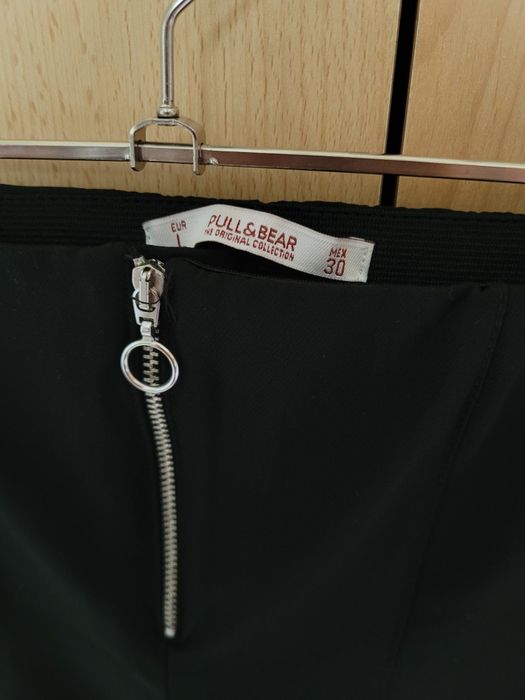 Pantaloni Pull&bear evazati talie înaltă