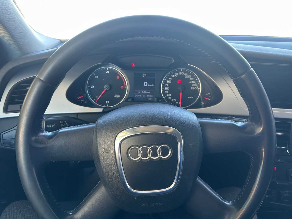 AUDI A4 B8 2.0 TDI