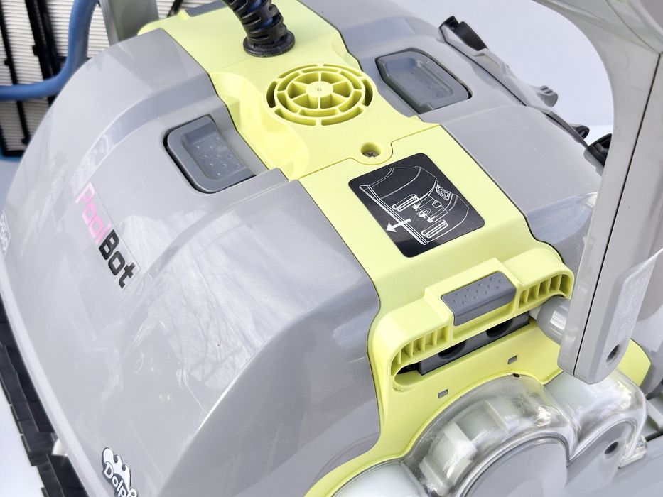 Robot de piscină Dolphin BIO Suction PoolBot