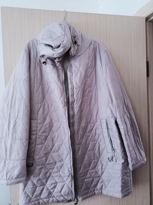 Продам куртки для весны и осени.