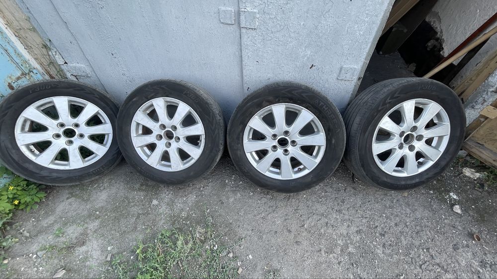 Продам диски р16 тойота оригинал от камри 40