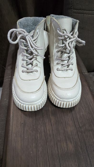 Демисезонные оригинальные ботинки для девочки