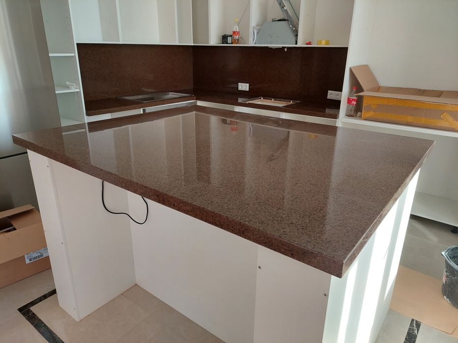 Столешница из камня.