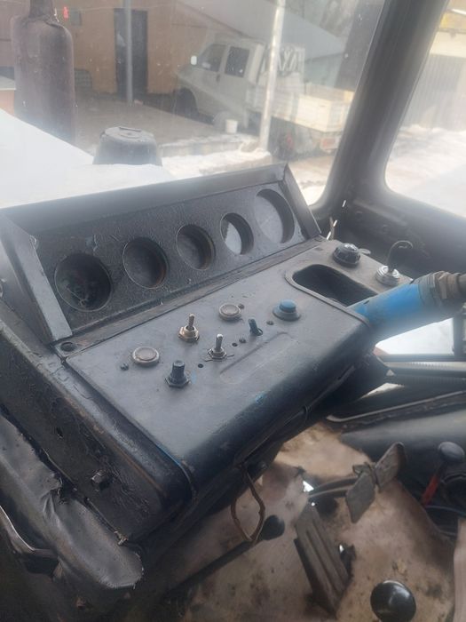 Мтз  трактор 2011 года с техникой