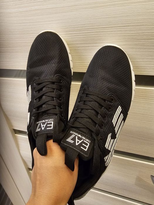 Женские чёрные кроссовки EA7