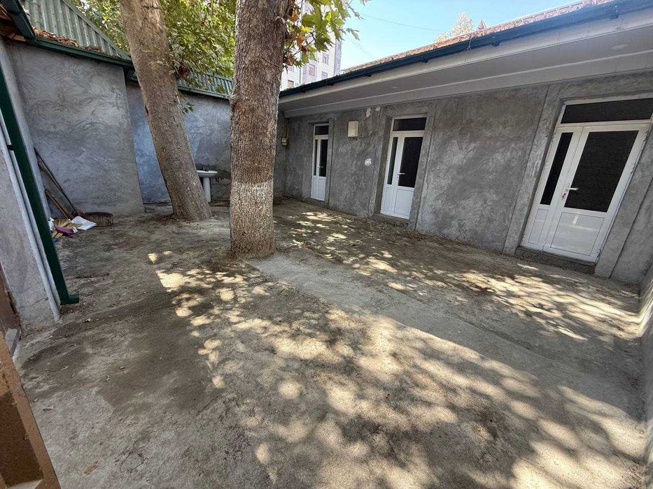 Kichikroq hovli sotiladi 48000$$$
