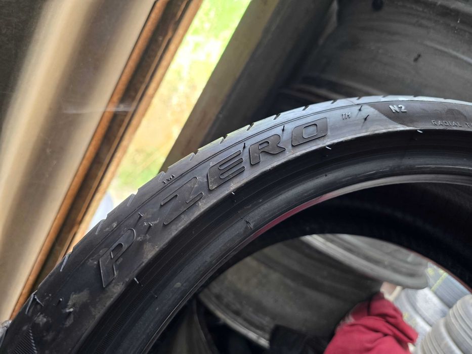 4бр Летни гуми 235 35 19 - Pirelli