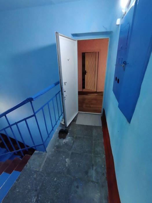 Uy sotiladi 4 xonali,Qarshi centerda joylashgan