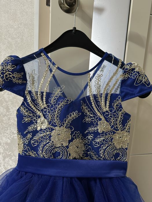 Нарядное платье для девочки.