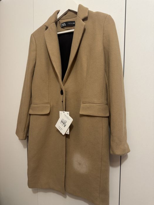 Palton bej camel Zara Manteco cambrat marimea M cu defect