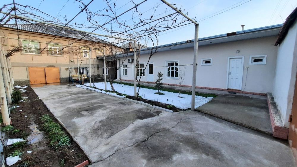 Xovli uy sotiladi. DSK.