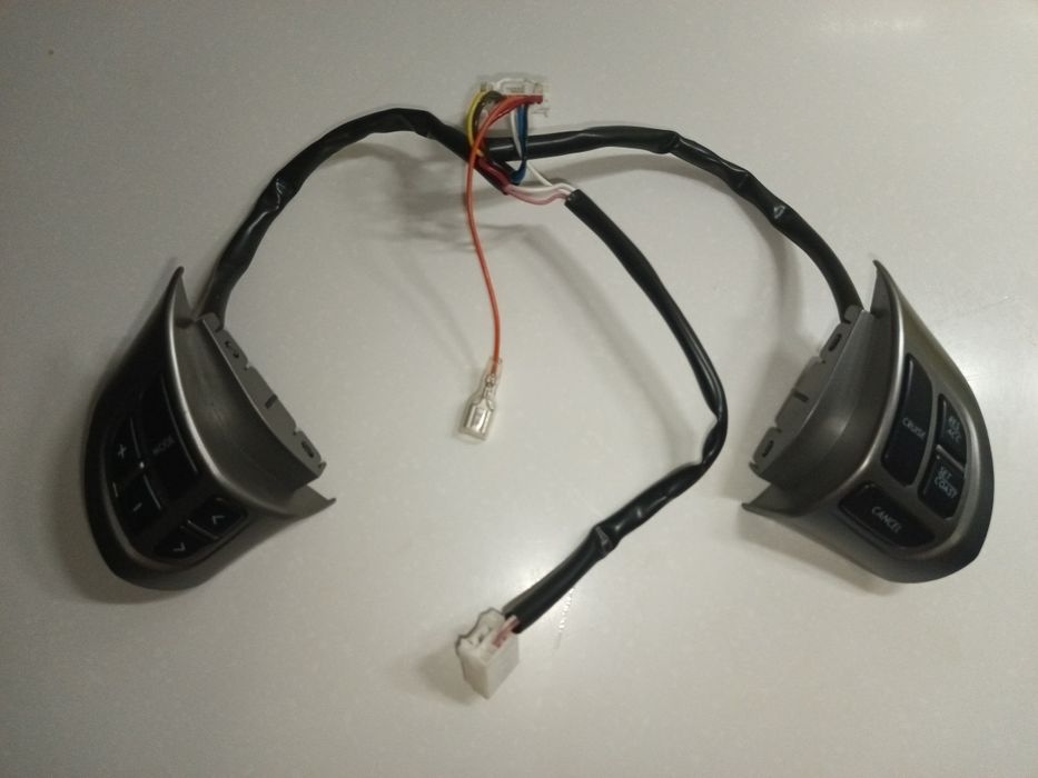 Кнопки на руль Субару Форестер