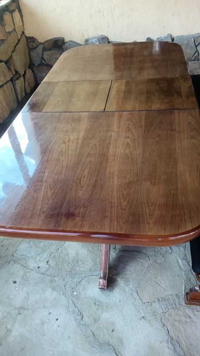 Масивна дървена маса с р-р 180/90см.