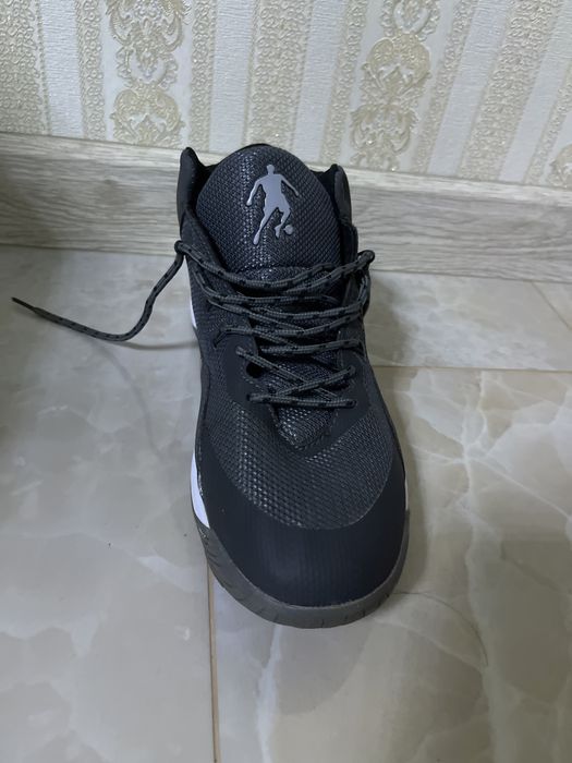 Осенние кроссовки