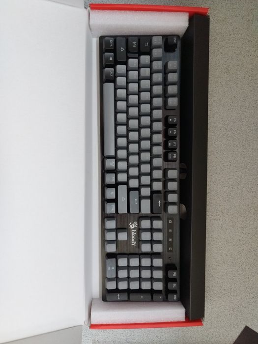Продам клавиатуру Bloody B828N
