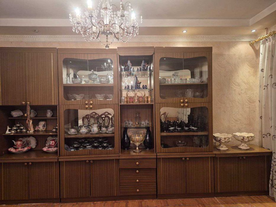 Продаём стенку с посудой