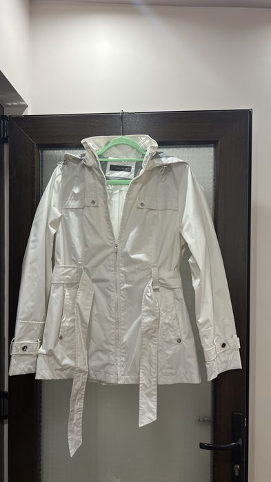 Geaca scurta impermeabila