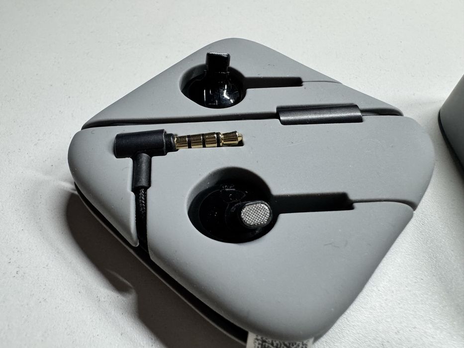 Слушалки Xiaomi Mi Noise Cancelling Earphones (3.5mm) с ANC – Като нови / Пълен компле