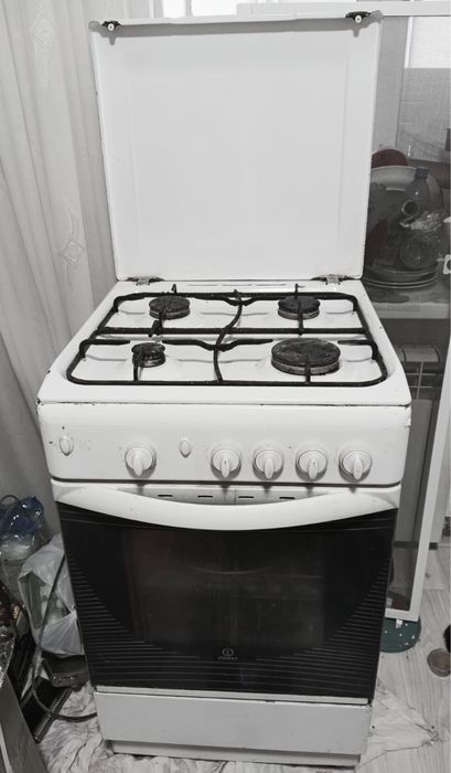 Продам газовую плиту
