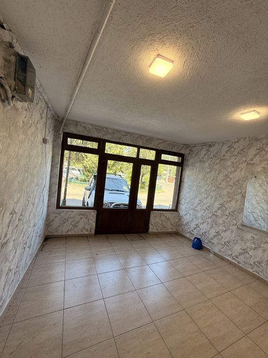 Inchiriere spatiu comercial stradal
