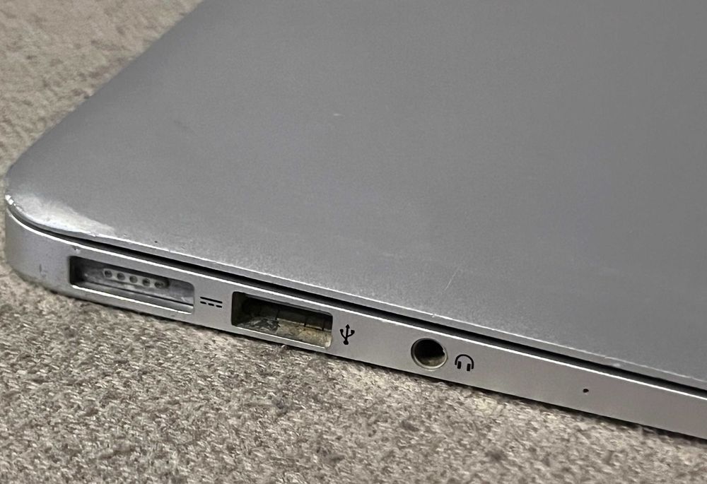 MacBook Air 13 A1466 EMC 2925 defect fara incarcator original