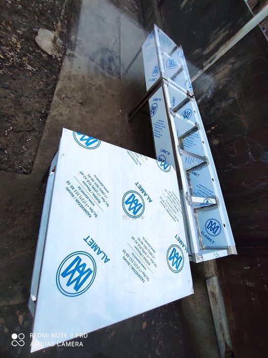 Кухонные оборудование стол мойка стеллажи