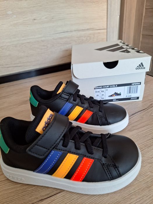 ADIDAS Обувки Grand Court Lifestyle Court
ЧИСТО НОВИ,БЕЗ ЗАБЕЛЕЖКА.
За по тясно детско краче са.На моето дете са тесни.
Номер 28 
Цена 18 евро