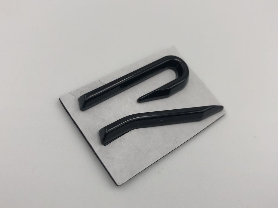 Emblema Volkswagen R nou negru
