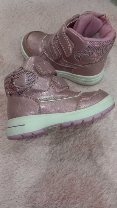 Ботушки- различни размери (21, 25, 26, 30 и 32)