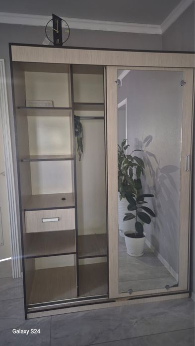 Продам шифонер купе